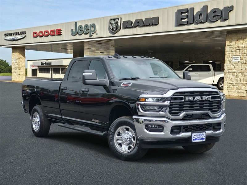 2025 RAM 2500 Tradesman Crew Cab 4x4 8