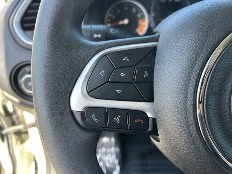 Used 2018 Jeep Renegade LatitudeImage 22