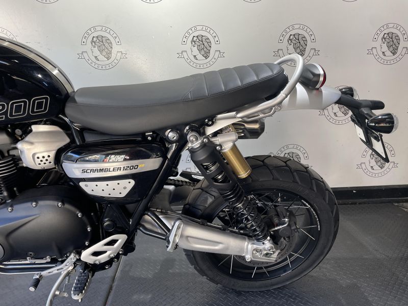 2025 Triumph SCRAMBLER 1200 XE