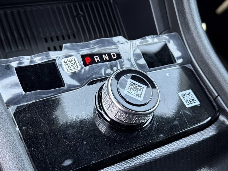 New 2026 Jeep Grand Cherokee Laredo Altitude 4x2