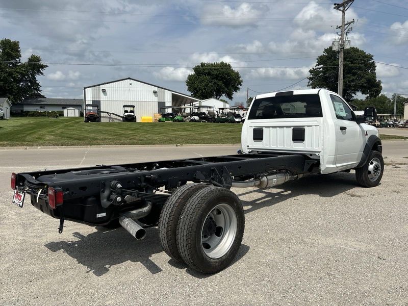 2024 RAM 5500 Chassis Cab TradesmanImage 4