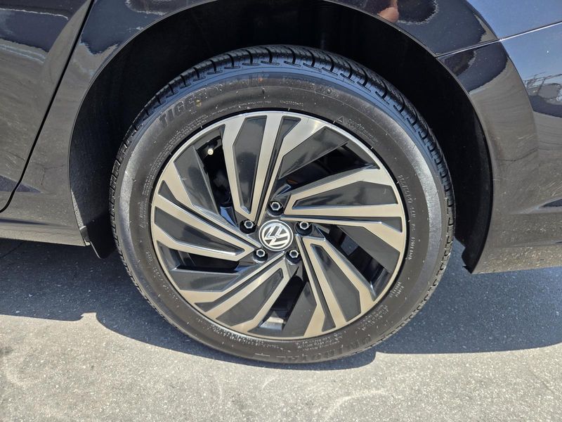 Used 2019 Volkswagen Jetta SEL Premium