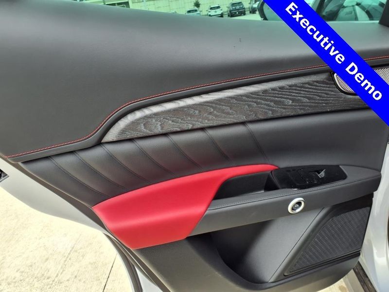 New 2025 Maserati Grecale ModenaImage 11