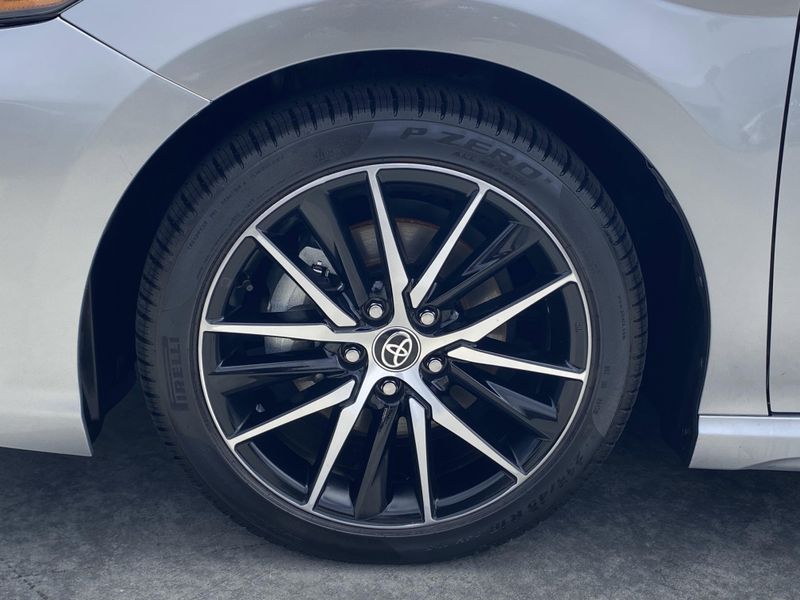Used 2023 Toyota Camry SEImage 8