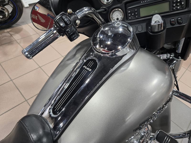 USED 2009 HARLEY STREET GLIDE Image 20
