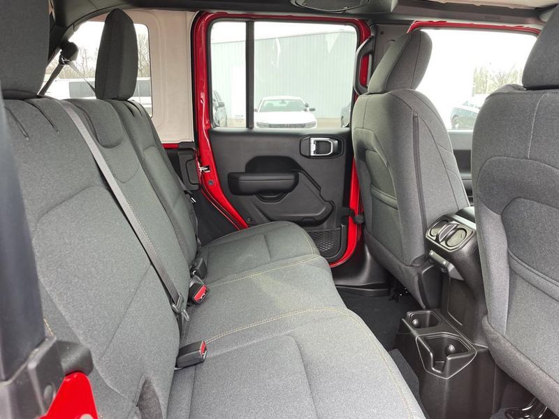 2024 Jeep Wrangler Unlimited Sport RHD photo 13