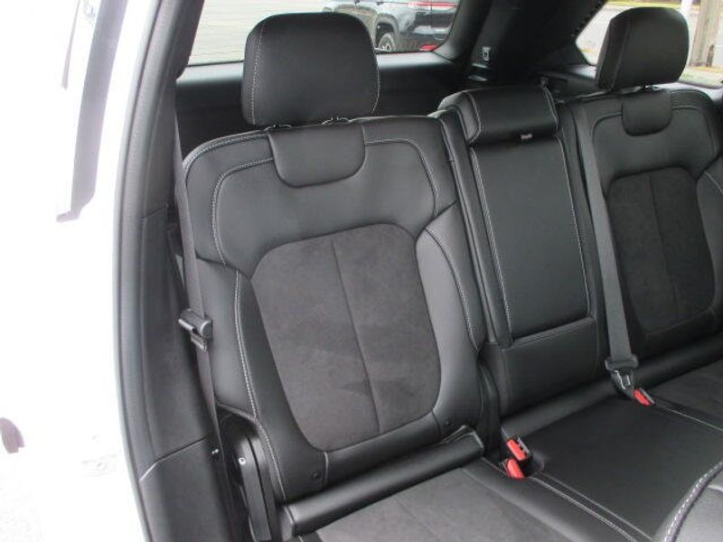 New 2026 Jeep Grand Cherokee Laredo Altitude 4x4Image 26