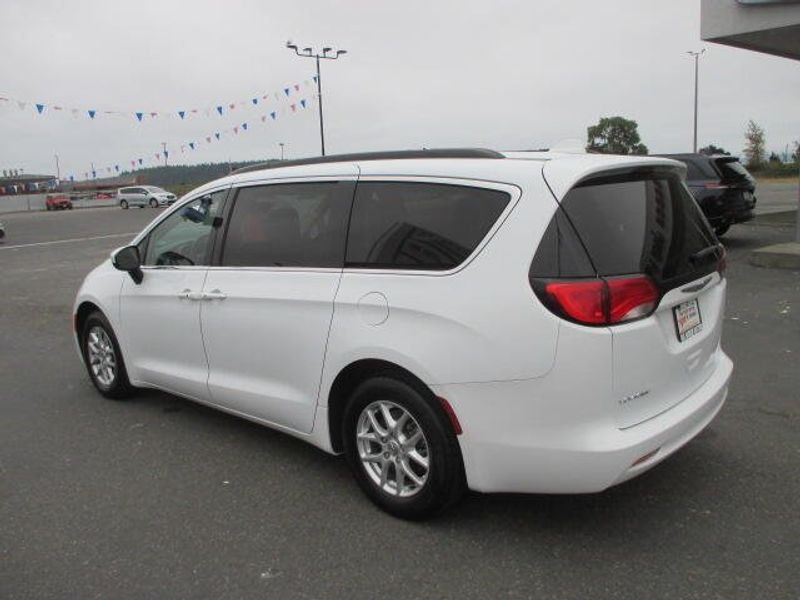 Used 2020 Chrysler Voyager LXIImage 12