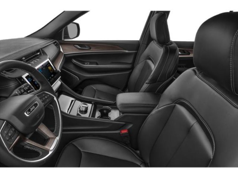 New 2026 Jeep Grand Cherokee Limited Reserve 4x4Image 8