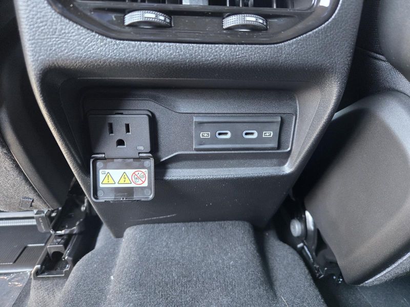 New 2026 Jeep Grand Cherokee L Laredo Altitude 4x4