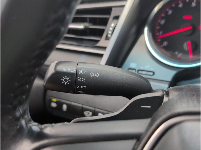 2019 Toyota Camry XSEImage 28