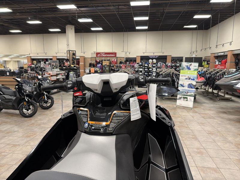 New 2025 Kawasaki JET SKI ULTRA 160LX-S Image 21