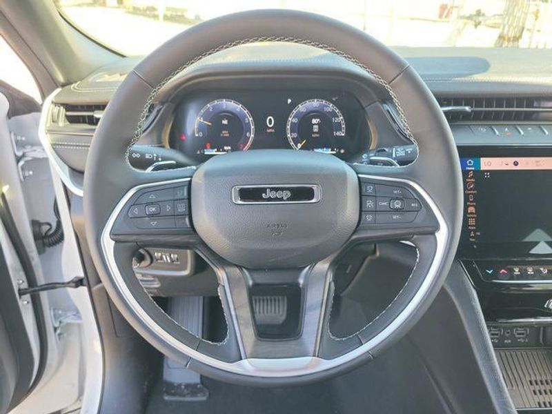 New 2026 Jeep Grand Cherokee Laredo Altitude 4x4