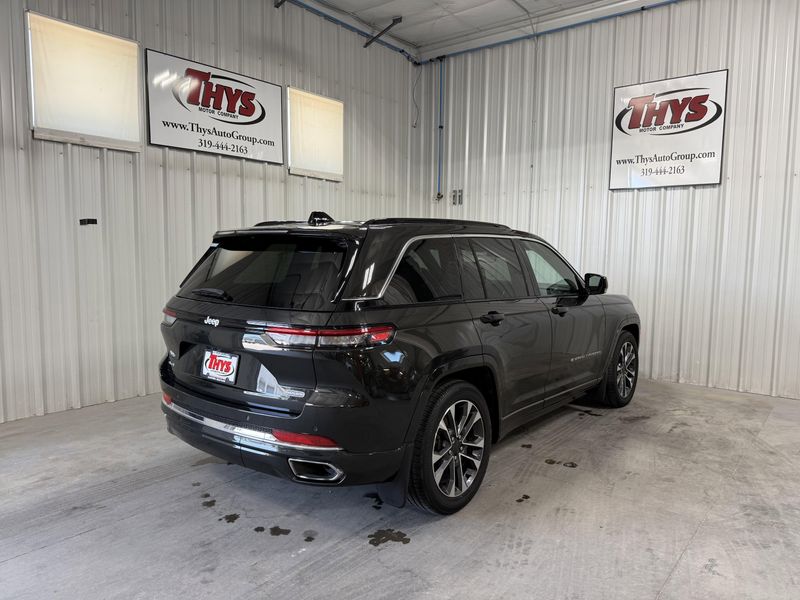 Used 2024 Jeep Grand Cherokee OverlandImage 3
