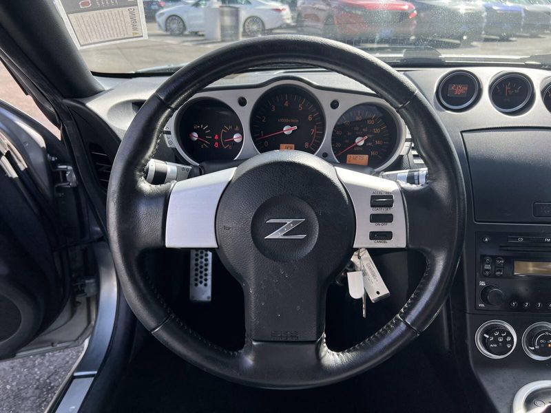 2005 Nissan 350Z EnthusiastImage 9