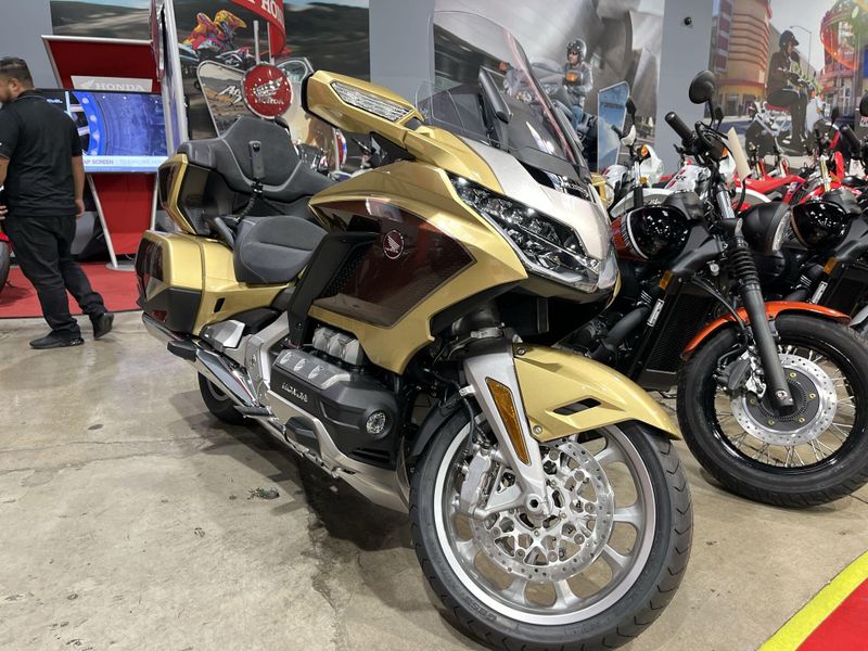 New 2025 Honda GOLDWING TOUR DCT Image 17