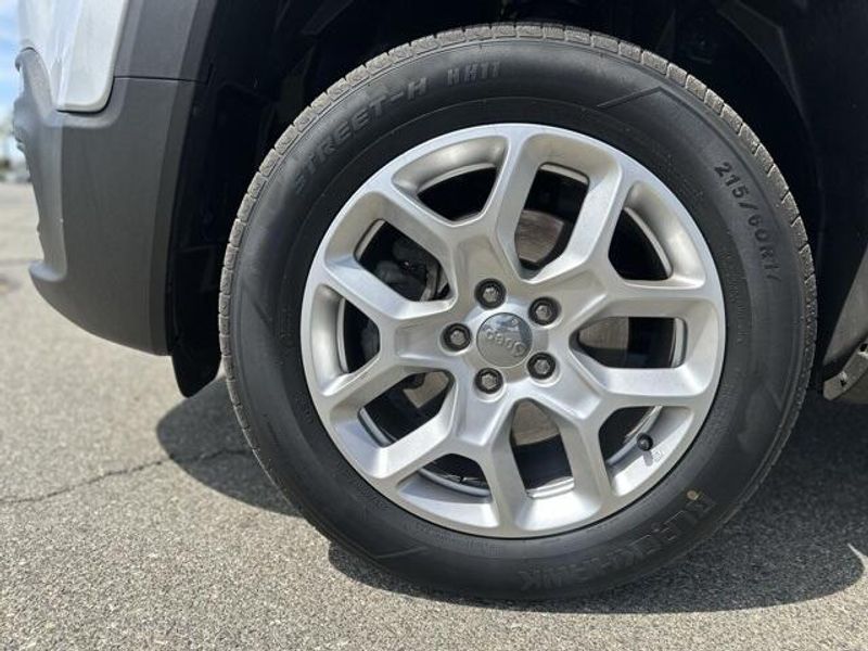 Used 2018 Jeep Renegade SportImage 14