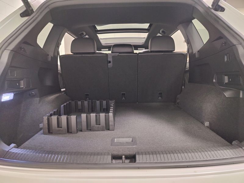 Used 2022 Volkswagen Tiguan SE R-Line Black AWD w/SunroofImage 14
