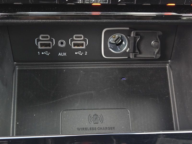 2025 Jeep Grand Cherokee Altitude photo 12