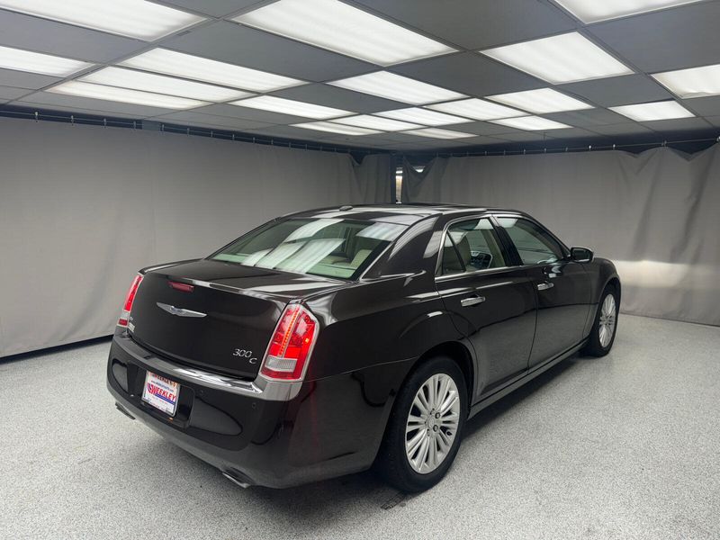 2012 Chrysler 300C 300CImage 4