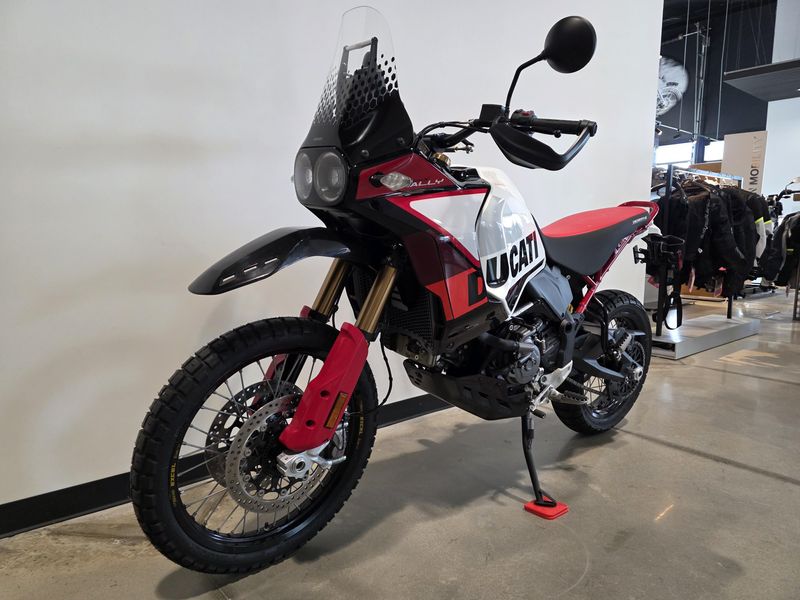 2025 Ducati DesertX Rally