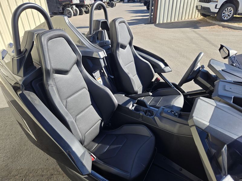 NEW 2025 POLARIS SLINGSHOT SLR AUTODRIVE Image 16