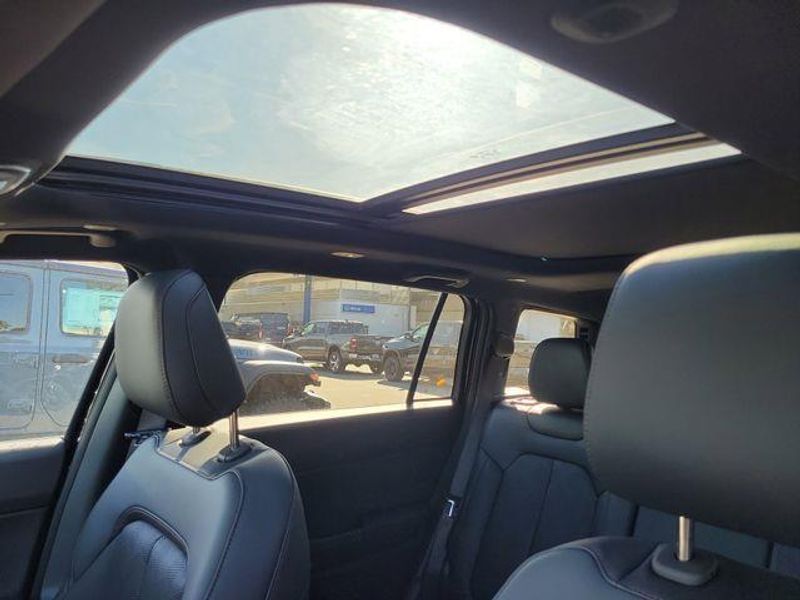 New 2026 Jeep Cherokee Overland 4x4