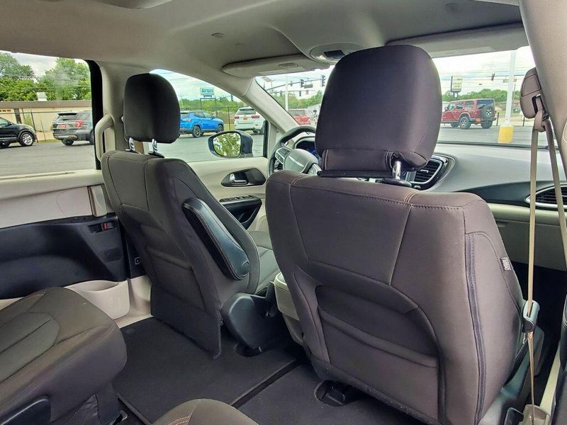 Used 2020 Chrysler Pacifica TouringImage 23