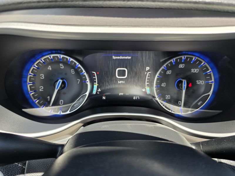New 2025 Chrysler Pacifica SelectImage 26