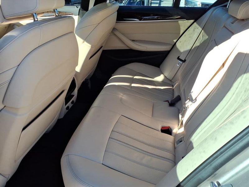 Used 2019 BMW 530i xDriveImage 11
