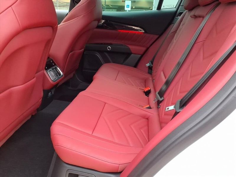 New 2026 Maserati Grecale ModenaImage 10