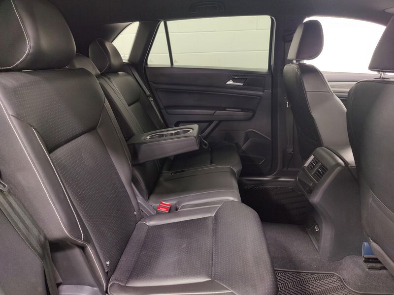 Used 2020 Volkswagen Atlas Cross Sport V6 AWD SE w/TechnologyImage 13