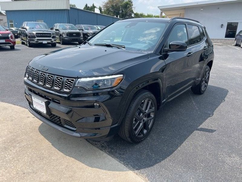 2024 Jeep Compass Limited 4x4Image 3