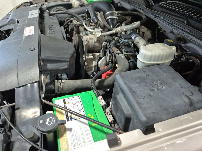 2005 Chevrolet Silverado 3500 DRW LTImage 29