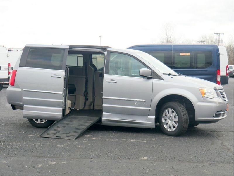 2014 Chrysler Town & Country TouringImage 38