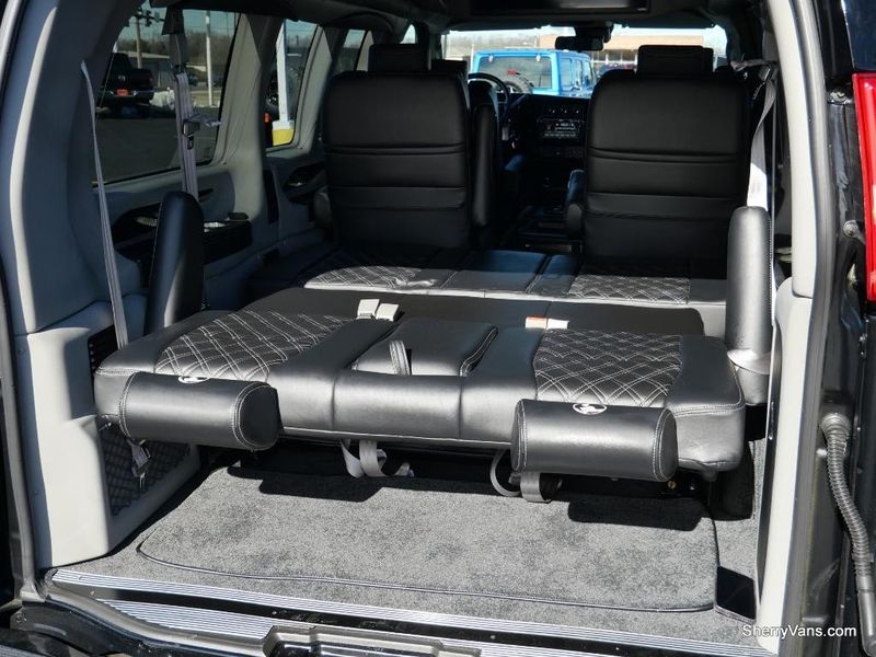 2022 Chevrolet Express Cargo Image 10