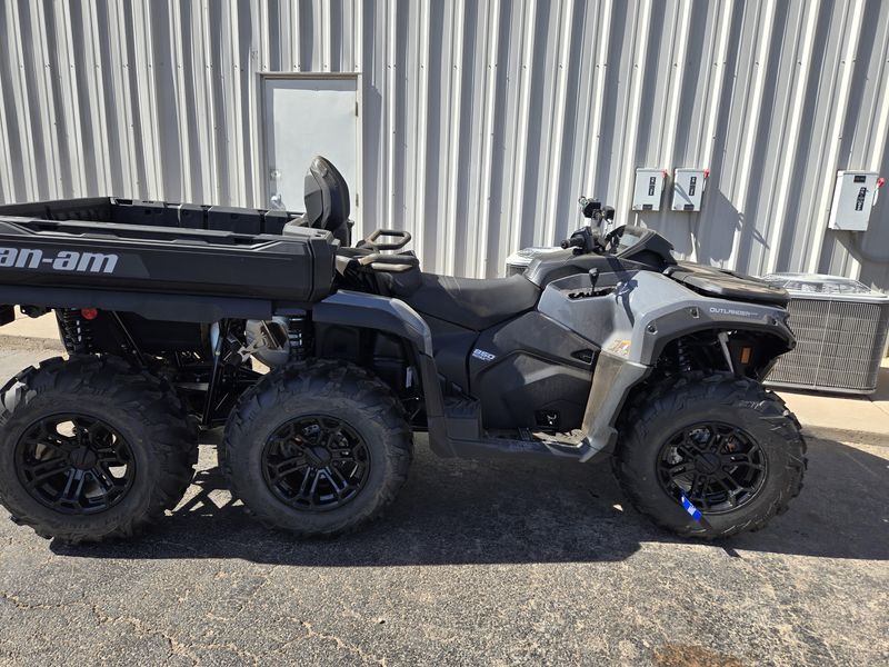 NEW 2026 CAN-AM OUTLANDER MAX 6X6 DPS 850 Image 2