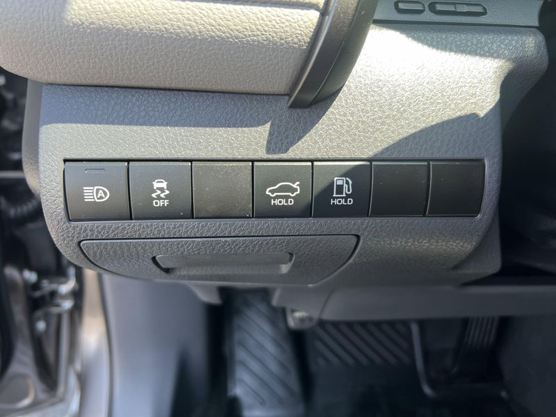 Used 2019 Toyota Camry SEImage 13
