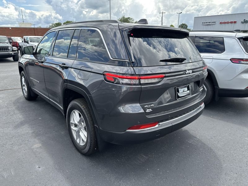 New 2025 Jeep Grand Cherokee Laredo X 4x4Image 9