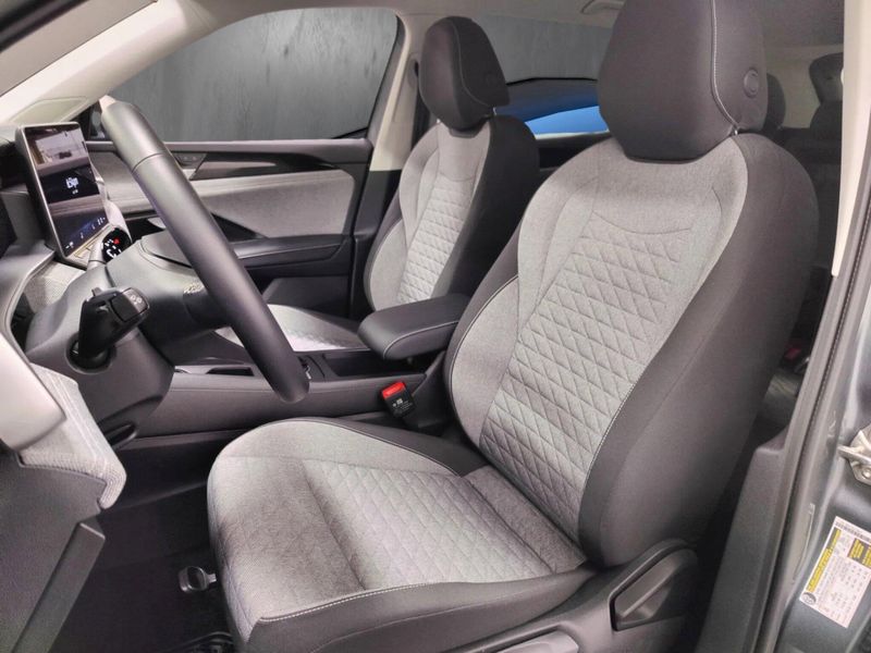 Used 2025 Volkswagen Tiguan S 4-Motion AWDImage 12