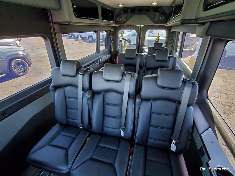 2023 RAM ProMaster 2500 Window Van High Roof 159WBImage 3