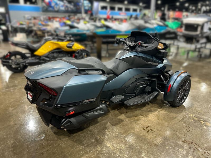 New 2026 Can-Am SPYDER RT (SE6) Image 13