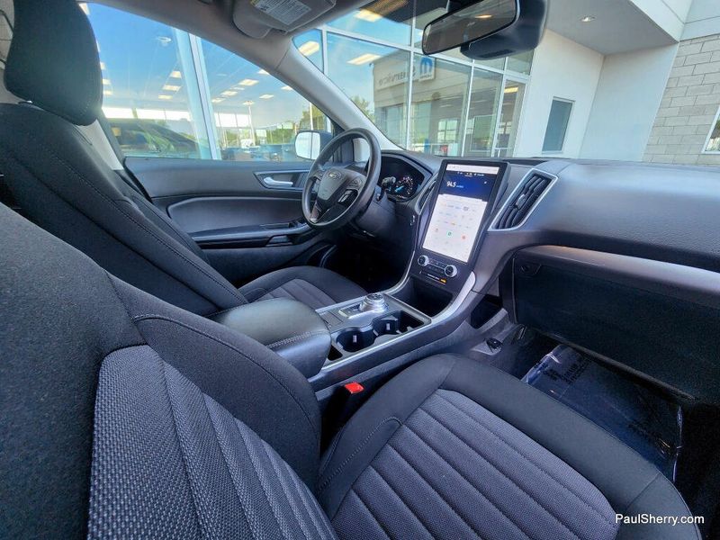 Used 2024 Ford Edge SE
