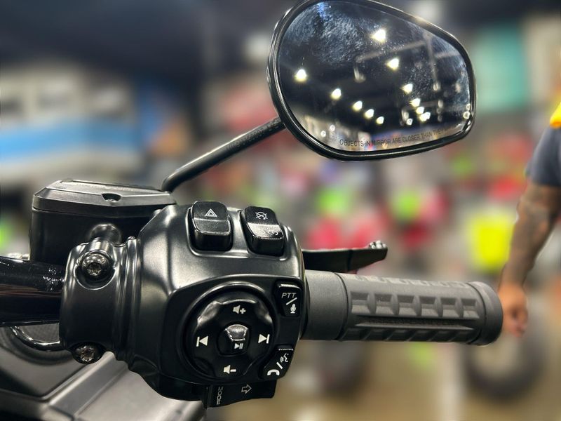 Used 2025 Harley-Davidson ROAD GLIDE Image 17