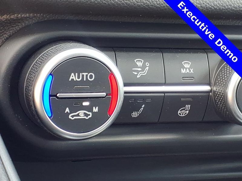 New 2025 Alfa Romeo Giulia AWDImage 20