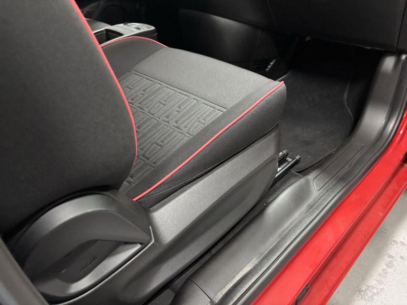 New 2024 Fiat 500e Inspi(red)Image 11