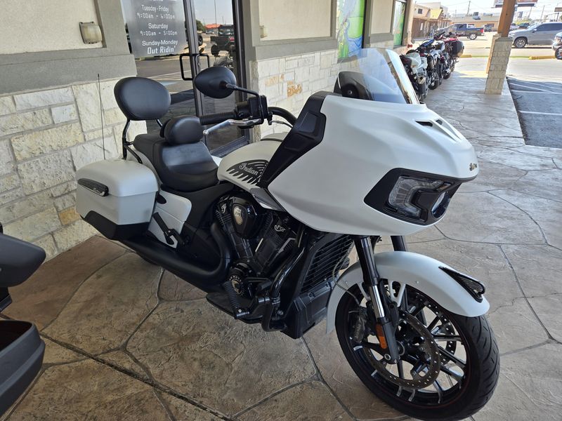 USED 2021 INDIAN MOTORCYCLE CHALLENGER DARK HORSE Image 2