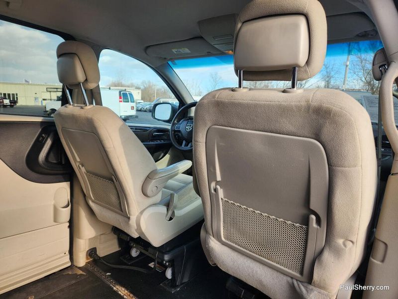 Used 2015 Dodge Grand Caravan SE