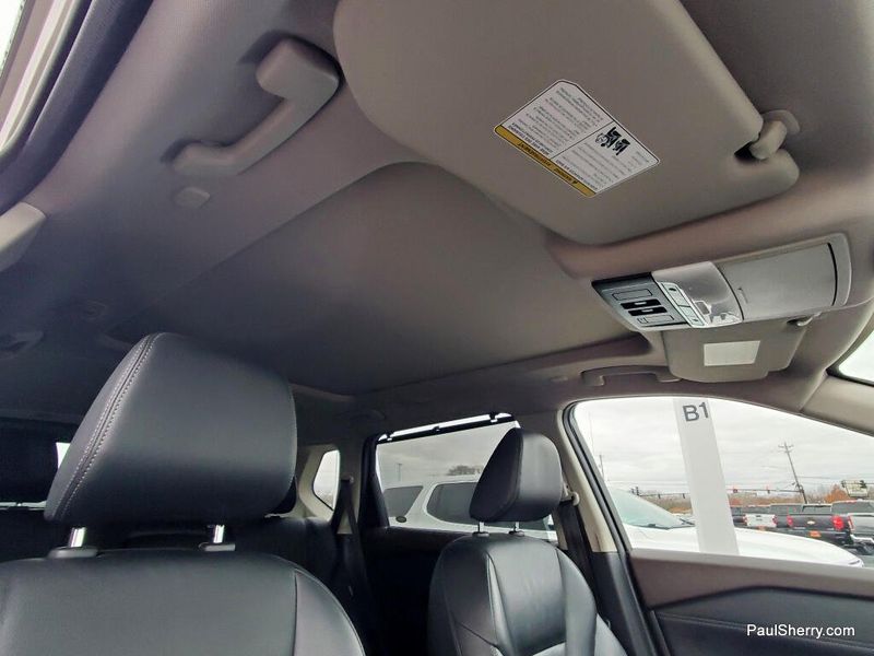 2023 Nissan Rogue SL photo 3