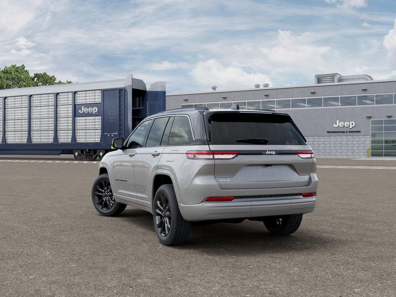 New 2026 Jeep Grand Cherokee Limited Reserve 4x4Image 3
